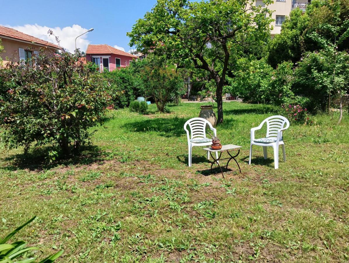 Villetta Con Giardino A Due Passi Dal Mare อิมเปรีอา ภายนอก รูปภาพ