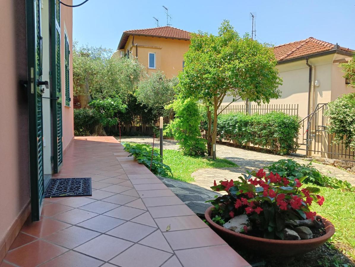 Villetta Con Giardino A Due Passi Dal Mare อิมเปรีอา ภายนอก รูปภาพ